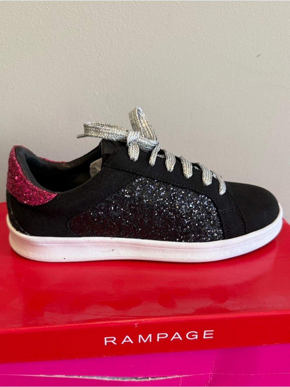 Rampage Black Glitter Low-Top Sneaker with Pink Accent NEW